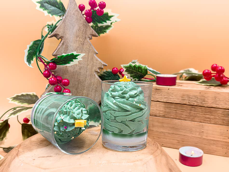 Dennenboomkaars – Kerstsfeer met een Magische Geur 🎄✨