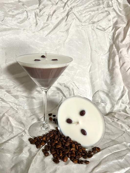 Espresso Martini – De Cocktail Kaars met een Zoete Twist ☕🍸✨